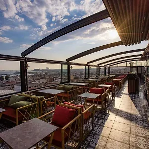 Hotell Grand Balyan & Restaurant