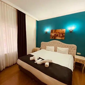 3* Ξενοδοχείο Adora Cafe & Restaurant