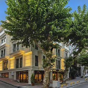 Hotell Grand Naki